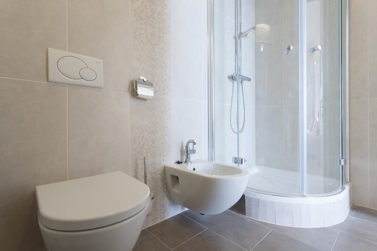 Luxury Beachfront Apartment Banje Дубровник Екстериор снимка