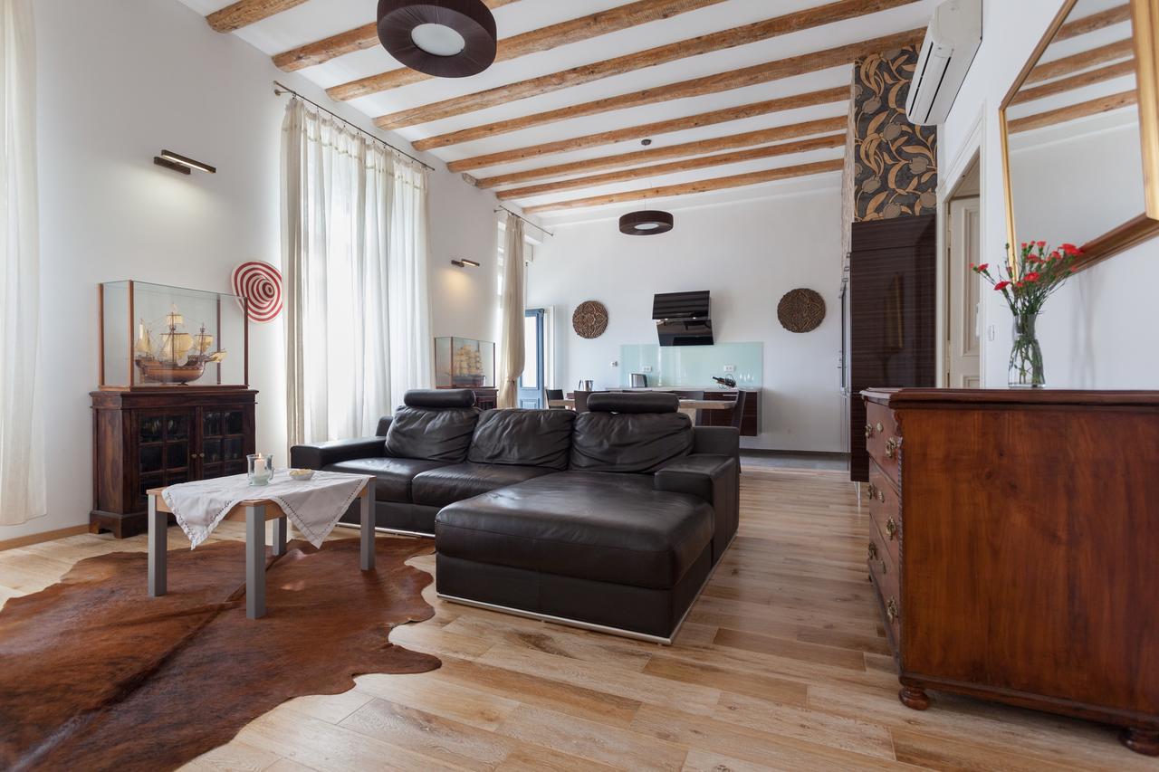 Luxury Beachfront Apartment Banje Дубровник Екстериор снимка